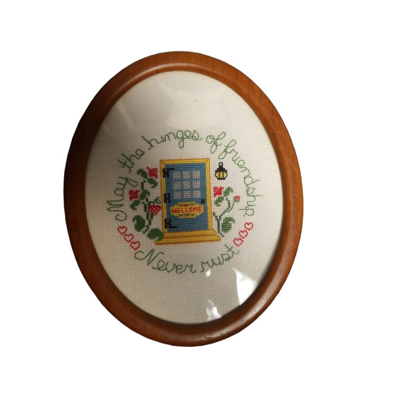 Framed Needle Work Country Cottage Vintage Friends - Picture 1 of 3